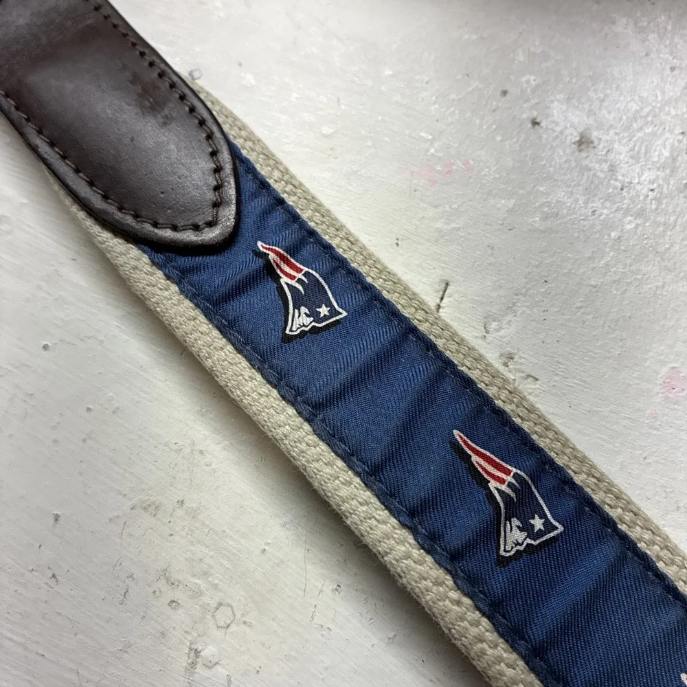Vineyard Vines  Belt New England Patriots Size 32